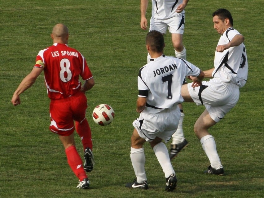 PIŁKARSKIE ARCHIWUM. V liga 2011: Spójnia Osiek - Jordan-Sum Zakliczyn [ZDJĘCIA]