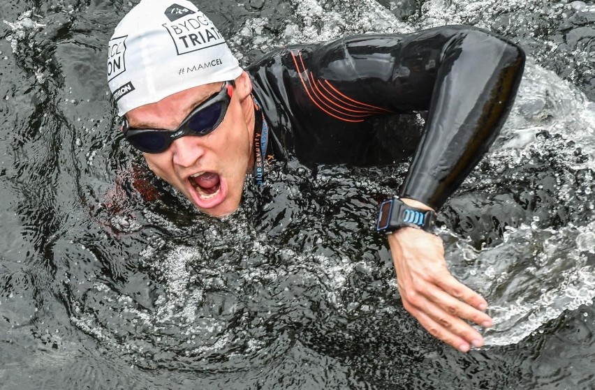 Enea Bydgoszcz Triathlon - dzień 1. Zawodnicy ruszyli na trasę: biegiem, na rowerach i w wodzie [zdjęcia]