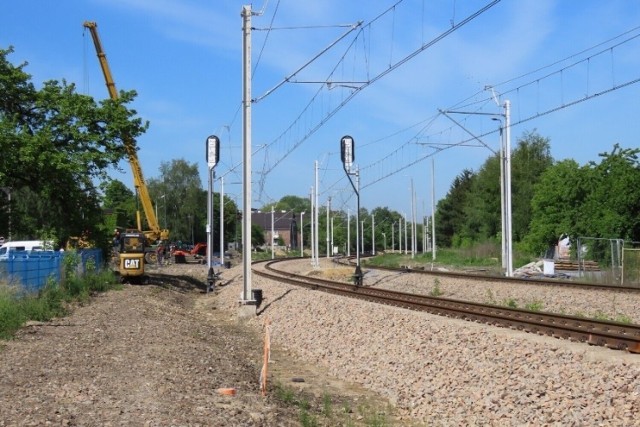 Miasto chce wybudować drogę wzdłuż linii kolejowej do wiaduktu w ulicy Granicznej, ale na razie koszty tego przedsięwzięcia są zbyt wysokie 

Zobacz kolejne zdjęcia/plansze. Przesuwaj zdjęcia w prawo naciśnij strzałkę lub przycisk NASTĘPNE