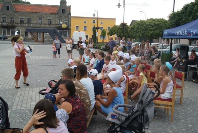 W środowe przedpołudnie na dolskim rynku na dzieci czekało wiele atrakcji.