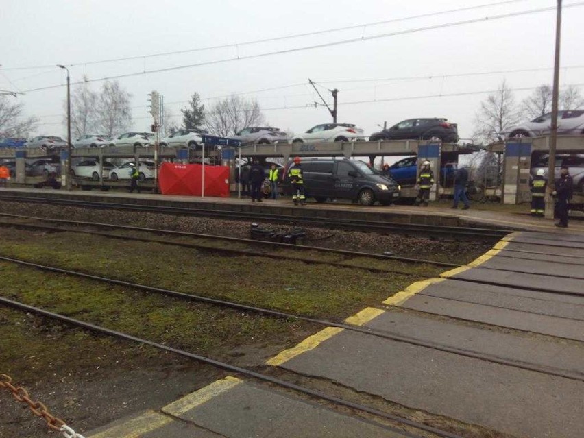 Tragiczny wypadek w Poraju. Pod kołami pociągu towarowego zginął 17-latek Nowe zdjęcia