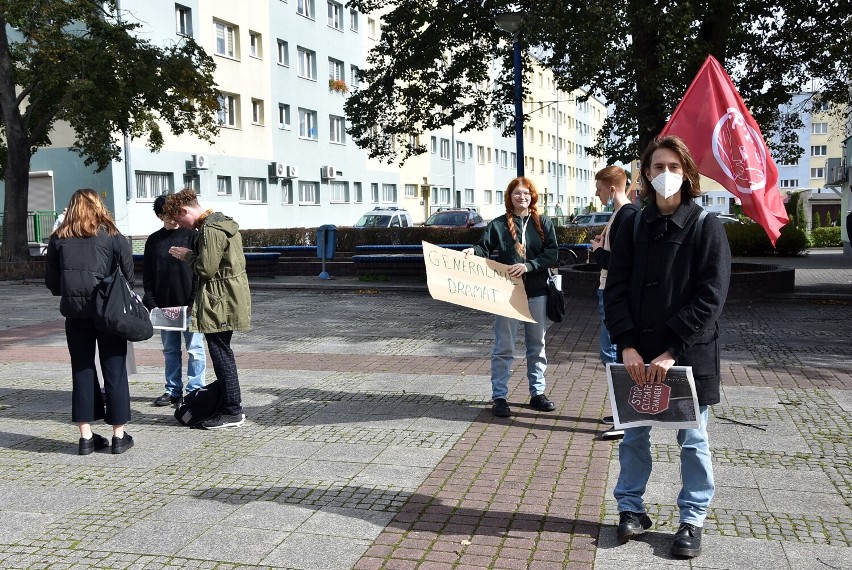 Piła. Młodzieżowy Strajk Klimatyczny na ul. Śródmiejskiej. Zobaczcie zdjęcia