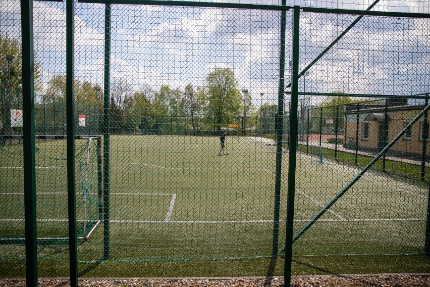 Białystok. Otwarte orliki i stadion lekkoatletyczny. Czy białostoczanie ćwiczą? [zdjęcia]