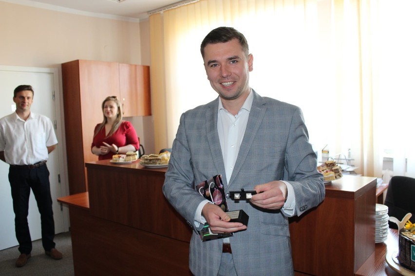 Urodziny burmistrza Wasilkowa. Zobacz, co dostał od radnych i urzędników (zdjęcia)