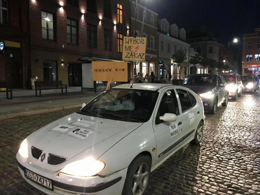 Starogard Gdański. Protest przeciw decyzji Trybunału Konstytucyjnego w sprawie aborcji eugenicznej