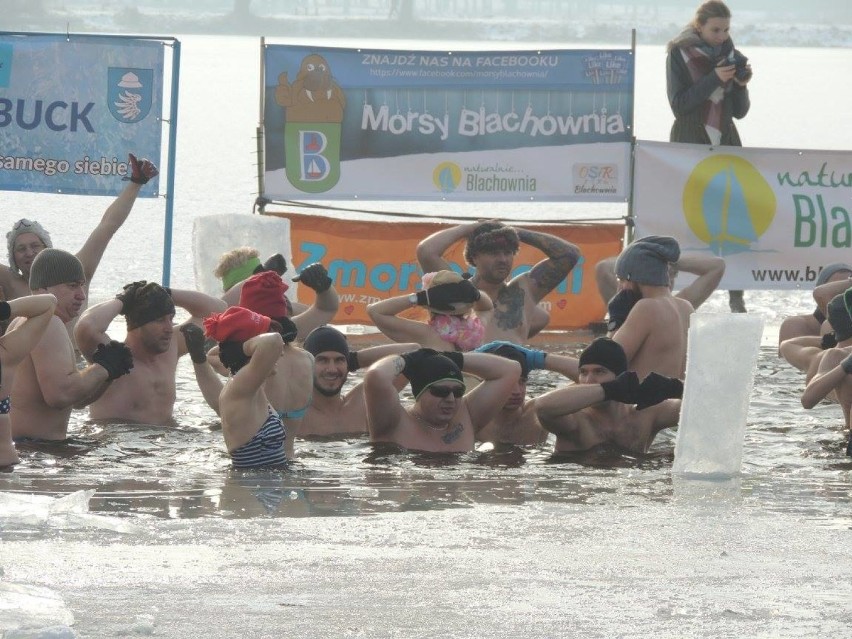Blachownia: III Zlot Morsów nad Zalewem. Do wody mimo mrozu weszło około 250 uczestników [ZDJĘCIA]