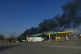 Pożar w Koziegłowach. Potężna chmura dymu nad miastem. W akcji gaśniczej brały udział cztery jednostki PSP