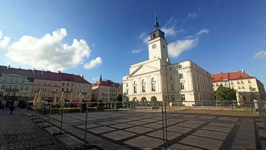 Rozpoczyna się przebudowa Głównego Rynku w Kaliszu. ZDJĘCIA, WIDEO