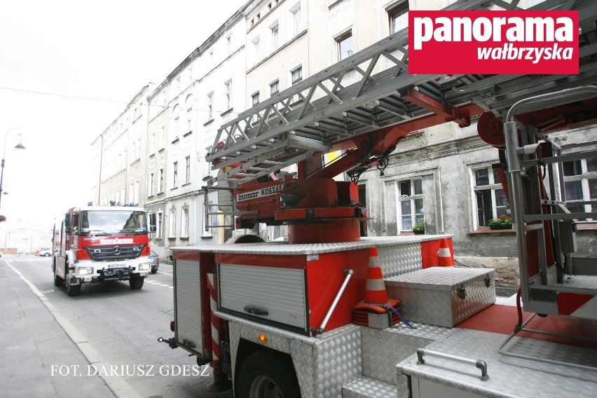 Interwencja straży pożarnej na ul. Dmowskiego w Wałbrzychu