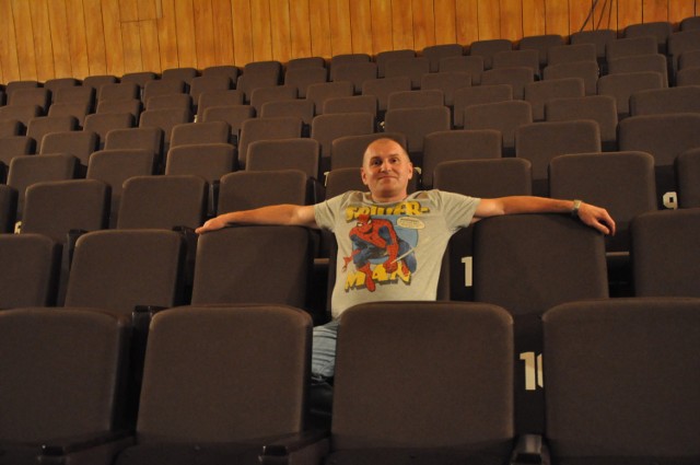 Piotr Gamrot, dyrektor Domu Kultury w Wolbromiu, przy którym działa kino "Radość"