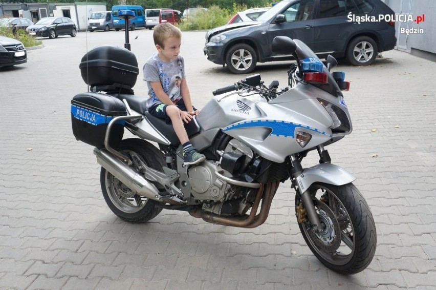 Będzin: policjanci spełnili marzenie małego Kuby FOTO 