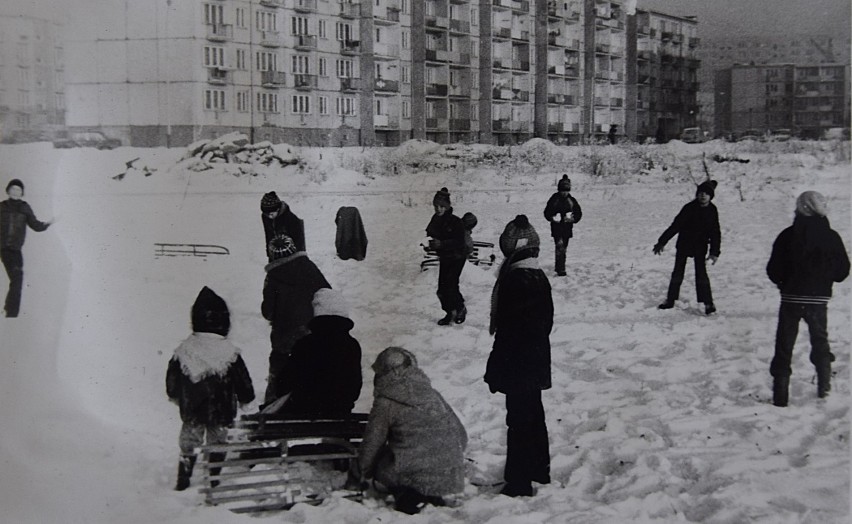 Taka była dawniej zima w Stargardzie. Sanki, kulig, śnieżki. Lata 80. XX wieku ZDJĘCIA