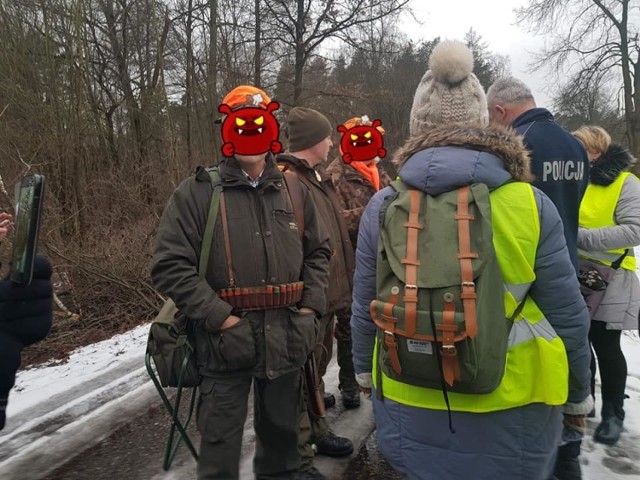 W niedzielę działacze Łódzkiego Ruchu Antyłowieckiego i Fundacji Viva! Akcja dla zwierząt zatrzymali polowanie w tzw. lesie Stanisławowskim niedaleko wsi Helenów pod  Głownem