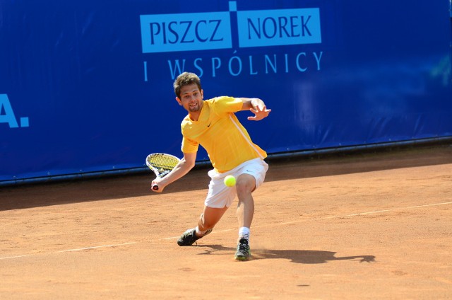 Marcin Gawron (na zdjęciu) pokonał w czwartek Artema Smirnowa i awansował do ćwierćfinału