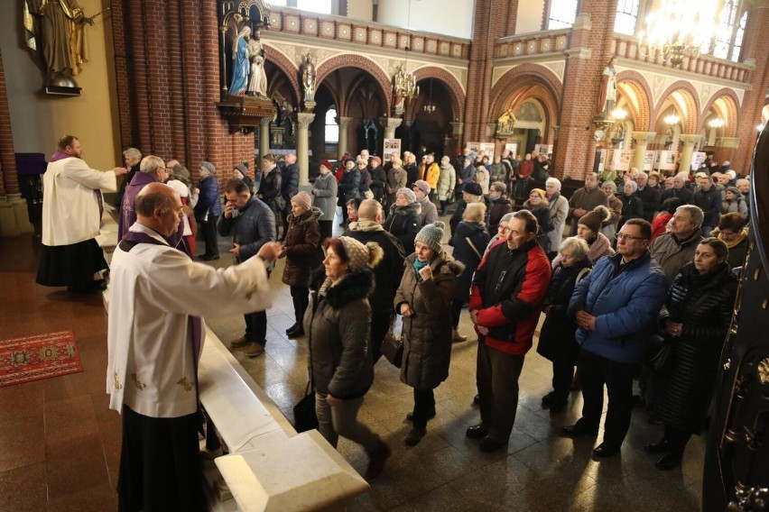 Środa Popielcowa w kościele św. Anny w Zabrzu