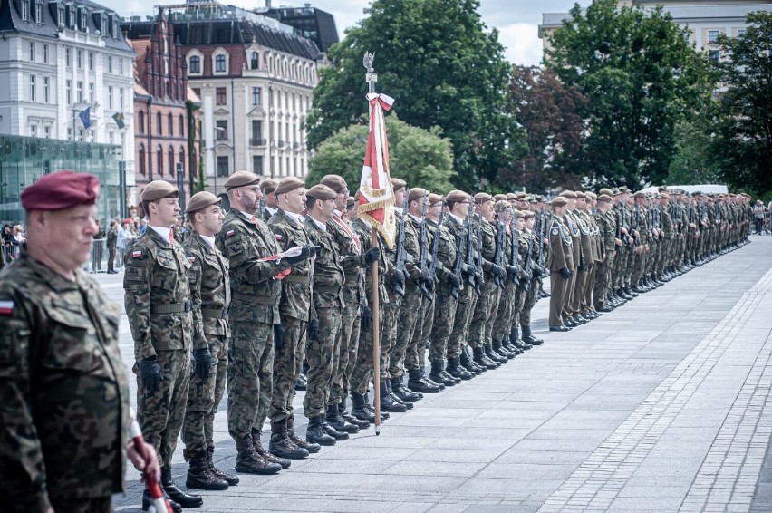 Uroczysta przysięga żołnierzy WOT we Wrocławiu