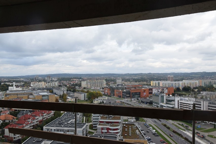 Takie widoki tylko z nowej wieży Capital Towers. Już za rok właściciele mieszkań będą mogli podziwiać z okna panoramę Rzeszowa [ZDJĘCIA] 