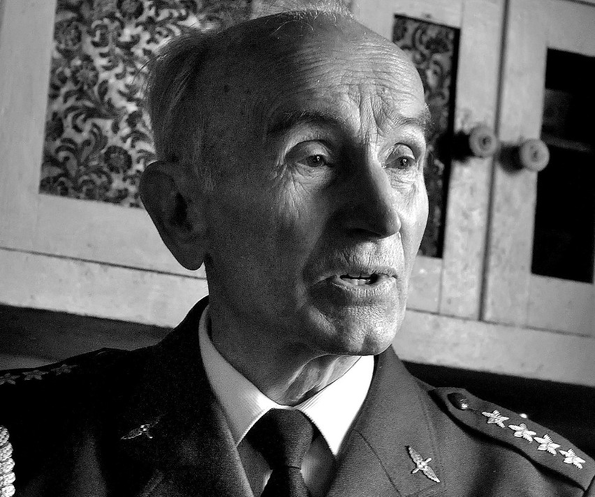 Antoni Tomiczek (13 XI 1915 - 19 XI 2013)

Pilot myśliwca i...