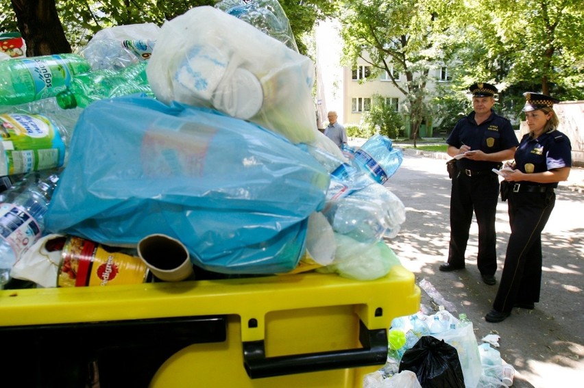 Straż miejska sprawdzi m.in. jak segregujemy śmieci