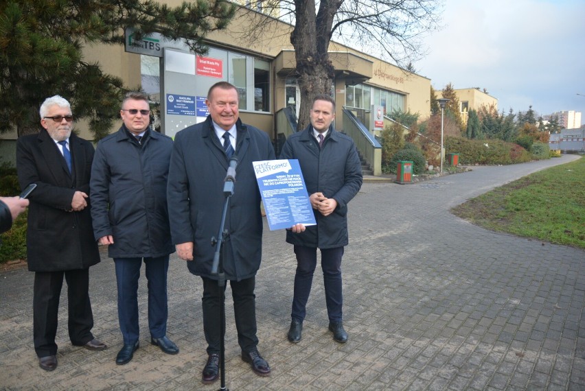 W Pile przestrzegali obywateli przed D. Tuskiem i Platformą Obywatelską