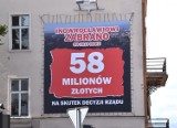 Na zlecenie ratusza na ulicach Inowrocławia montowane są banery. Inicjatywę krytykuje radny PiS Marcin Wroński
