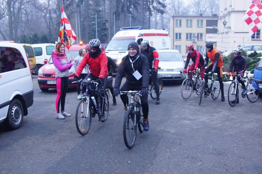 Wielkoorkiestrowa sztafeta cyklistów jedzie do Warszawy [FOTO]
