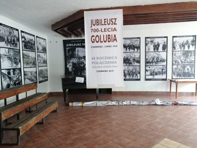 Na wystawie, oprócz zobaczenia unikatowych fotografii, możemy zapoznać się z historią obchodów 700-lecia Golubia