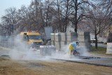 Częstochowa: Plac Daszyńskiego. Remont trwa, drogowcy układają kostkę [ZDJĘCIA]