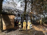 Pożar stodoły pod Krakowem. W akcji gaśniczej brało udział kilka zastępów straży pożarnej