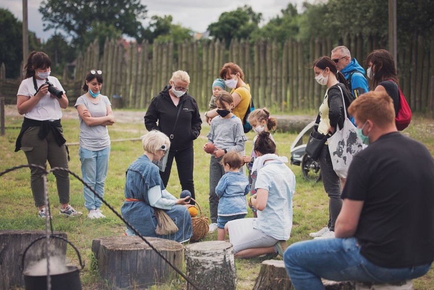 W Faktorii w Pruszczu trwa Weekend Rzemieślniczy. Zobaczcie zdjęcia z warsztatów tkania i farbowania tkanin!