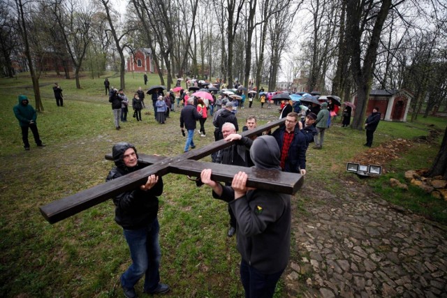 Zobacz kolejne zdjęcia. Przesuwaj zdjęcia w prawo - naciśnij strzałkę lub przycisk NASTĘPNE