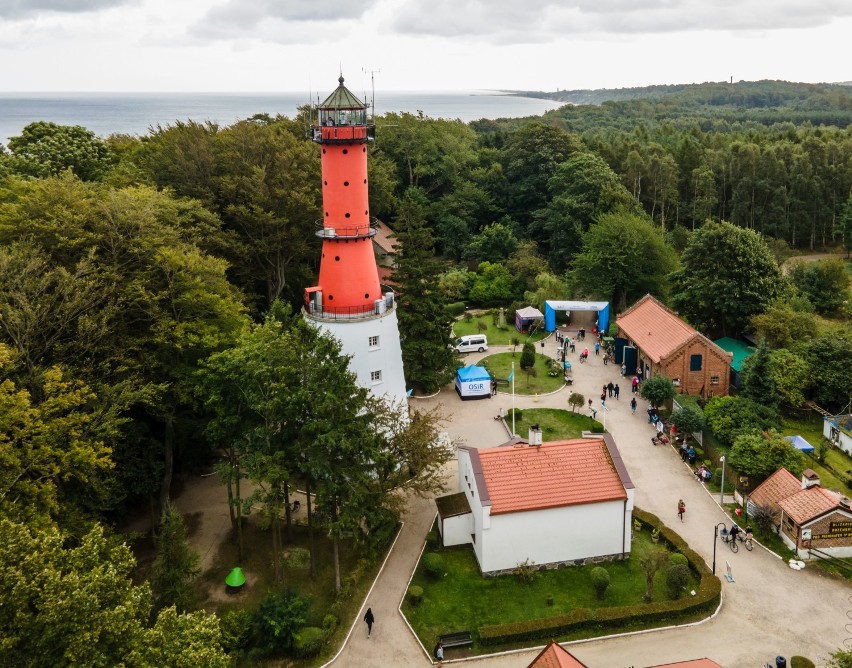 Foto Powiat Pucki: Latarnia w Rozewiu - najbardziej na północ wysunięte światło nad Bałtykiem. Widzieliście ją z powietrza? | ZDJĘCIA