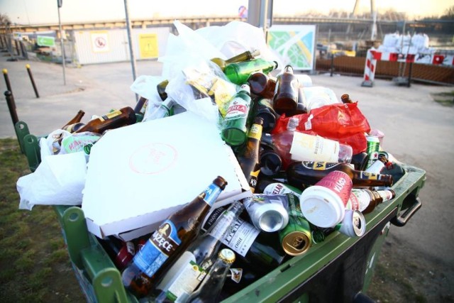 Codziennie zostawiamy nad Wisłą 6 ton śmieci. Czy bulwary i plaże utoną w odpadach?