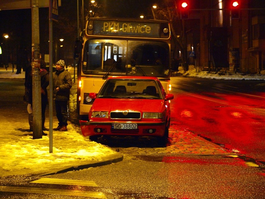 Strzelanina w Gliwicach na Toszeckiej [ZDJĘCIA]: Policjanci ścigali poszukiwanego bandytę