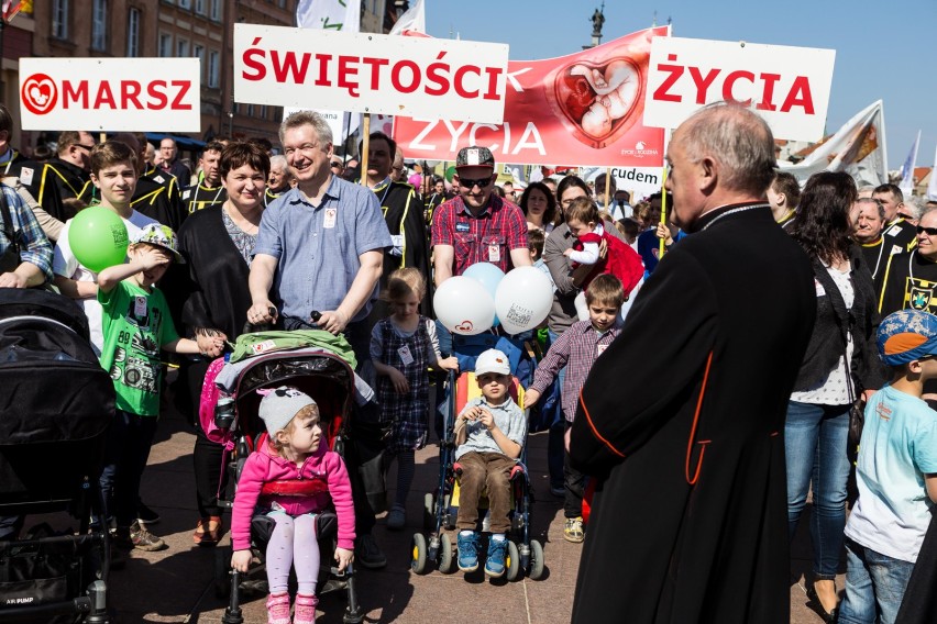 Marsz Świętości Życia przejdzie ulicami Warszawy. Tegoroczne hasło: "Jestem za życiem!" [DATA, GODZINA, TRASA]