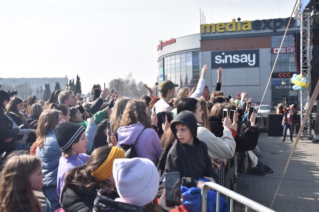 Dzień Recyklingu w Jastrzębiu przyciągnął tłumy młodzieży, która po eko-akcjach bawiła się na koncercie Smolastego.