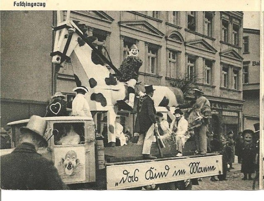 Zdjęcia z karnawałowej parady na ulicach Szczecinka lat 30....