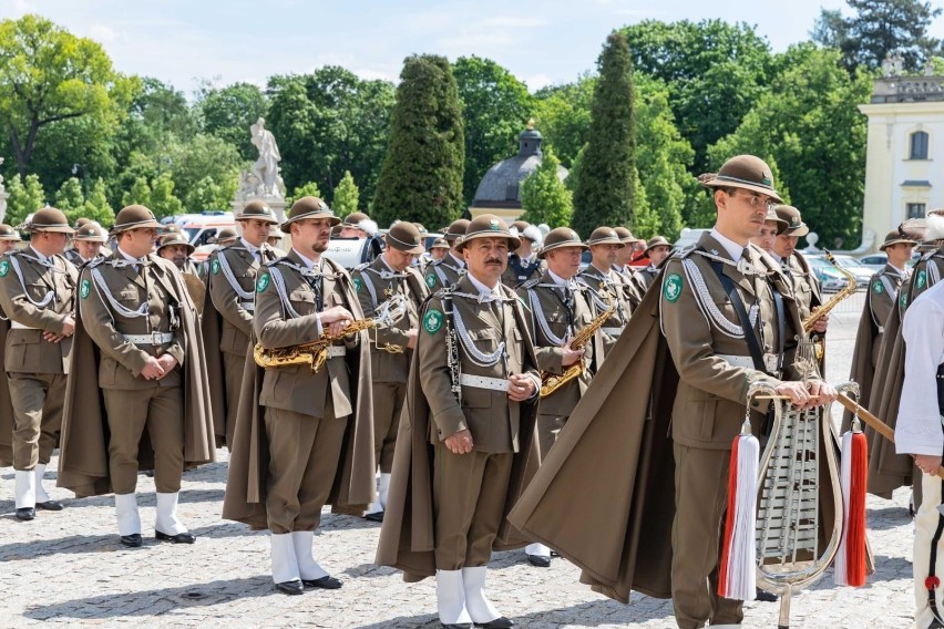 Podczas uroczystego apelu w Białymstoku funkcjonariusze...