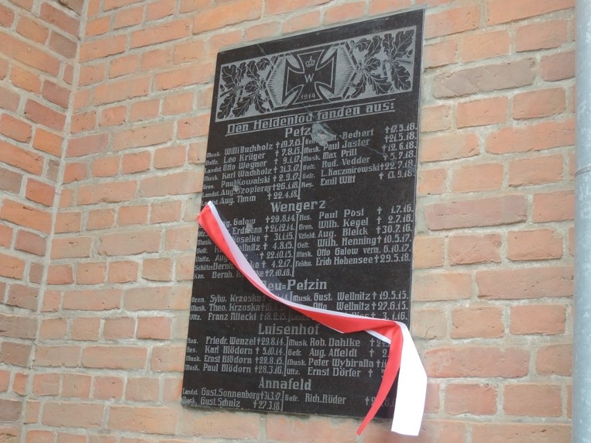 Odsłonięcie tablicy pamiątkowej w Zalesiu