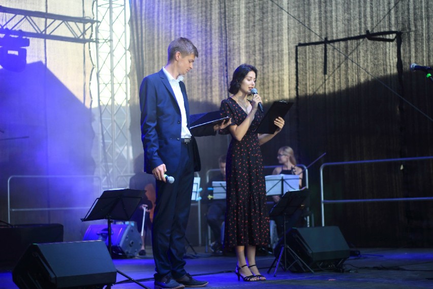 Niesamowity koncert ku Pamięci Anny Jantar na tymbarskim rynku 