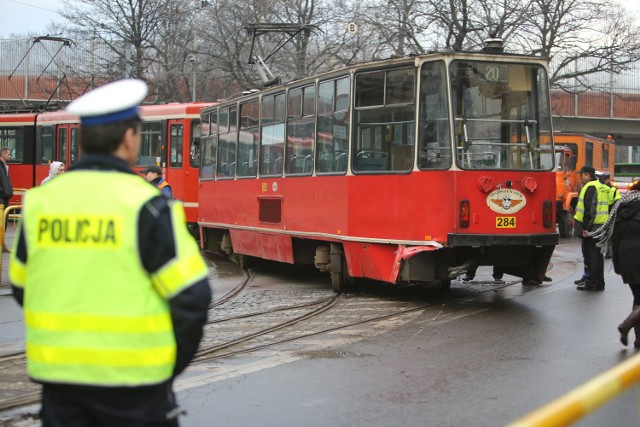 Wykolejony tramwaj w Chorzowie