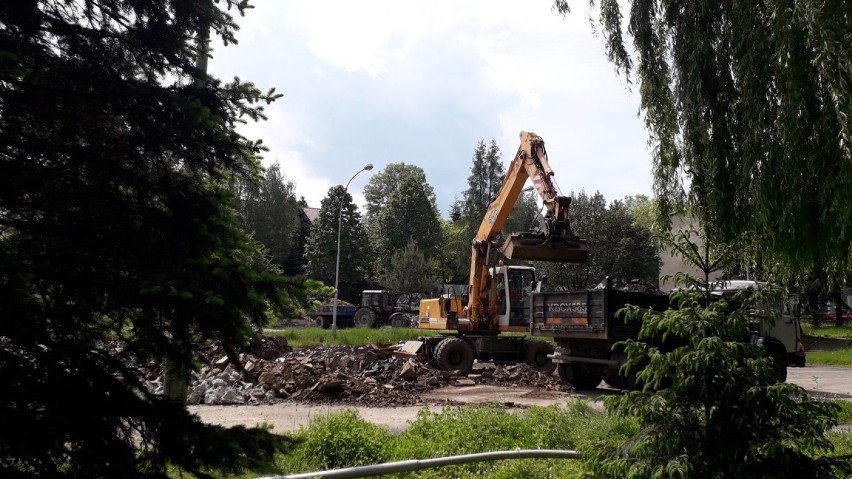 Bochnia. Trwa budowa tężni solankowej przy Plantach Salinarnych - zobacz postępy prac na zdjęciach