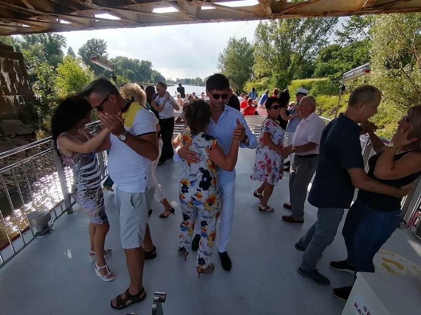 Głogów: Argentyńskie tango podczas rejsu Laguną. ZDJĘCIA 