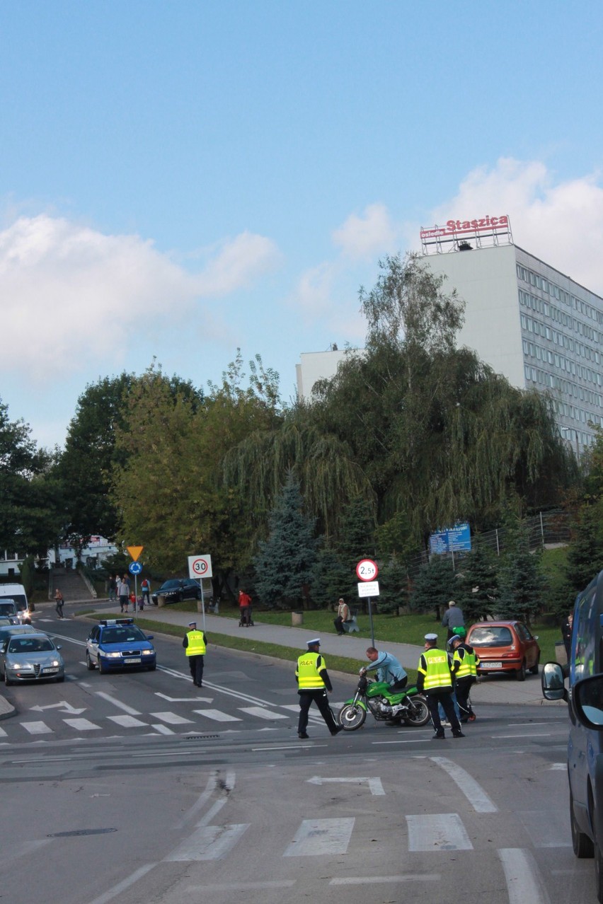 Kolizja w Jastrzębiu: Na skrzyżowaniu przy ul. Wrocławskiej zderzyła się osobówka z motorowerem