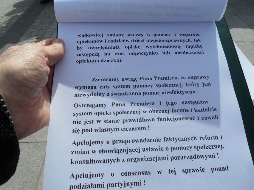 Częstochowa: Pikieta poparcia dla protestujących w Sejmie