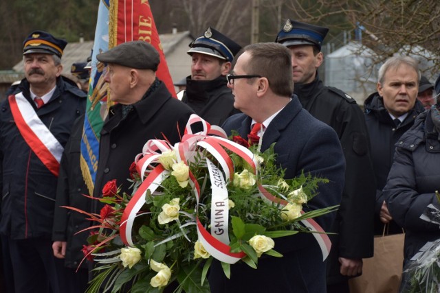 Wiele osób zgromadziło się w Chałupkach, by uczcić pamięć ofiar tej katastrofy.