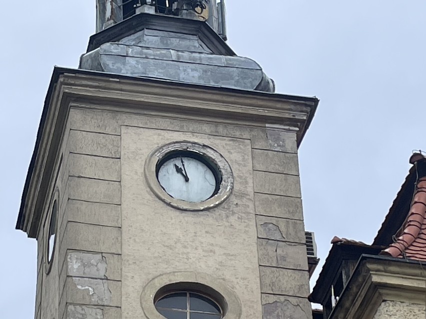 Remont wieży ratuszowej w Boguszowie - Gorcach, naprawiony...