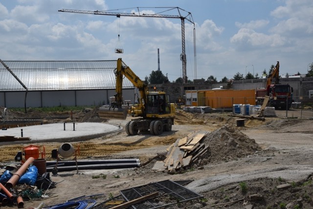 Trwa budowa basenu na terenie RCS. Dzieci będą miały więcej miejsca do zabawy