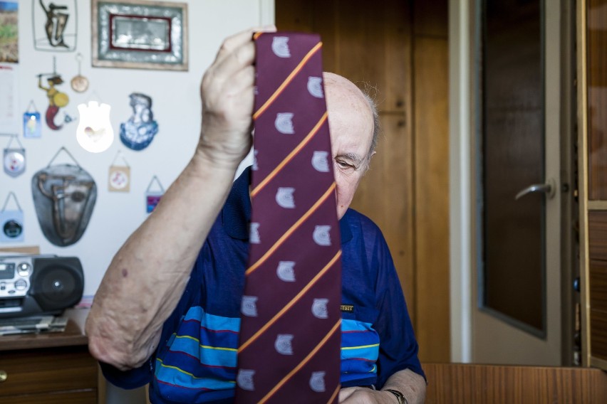 Nietypowa pasja mieszkańca Bródna. Pan Leszek od 60 lat kolekcjonuje warszawskie syrenki. Jego kolekcja liczy 6,5 tys. przedmiotów [ZDJĘCIA]
