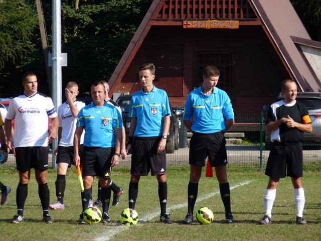 W jednym z meczów ostatniej kolejki okręgówki Skalnik Czarny Bór zremisował z Victorią Tuszyn 1:1.